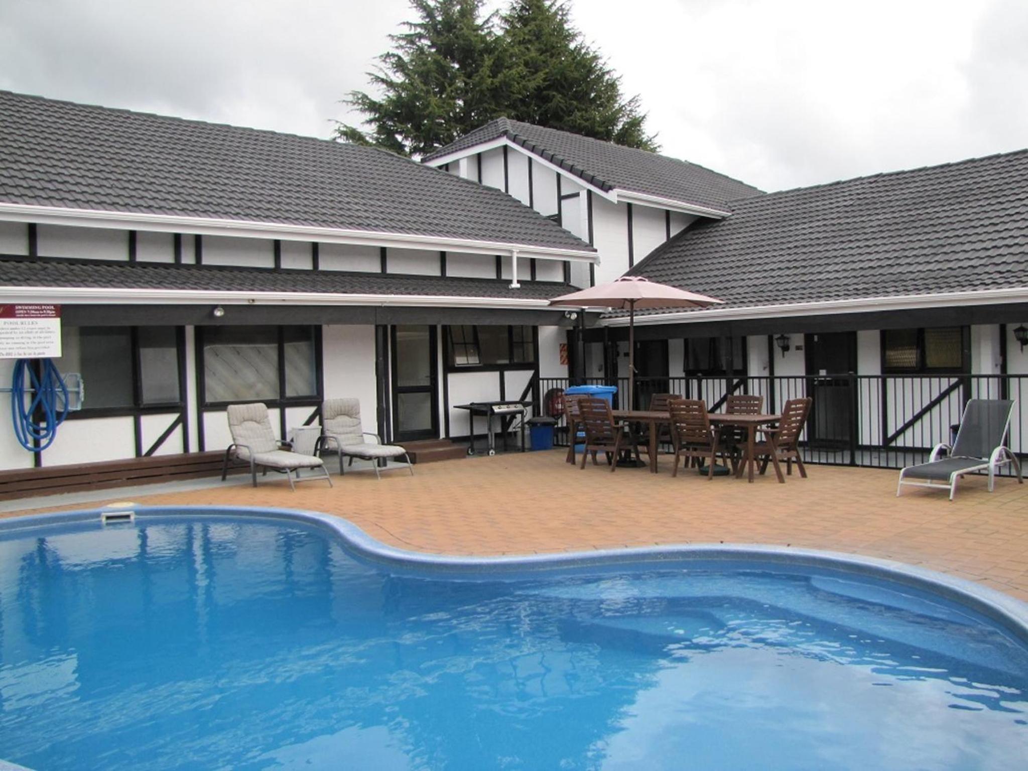 Devonwood Motel