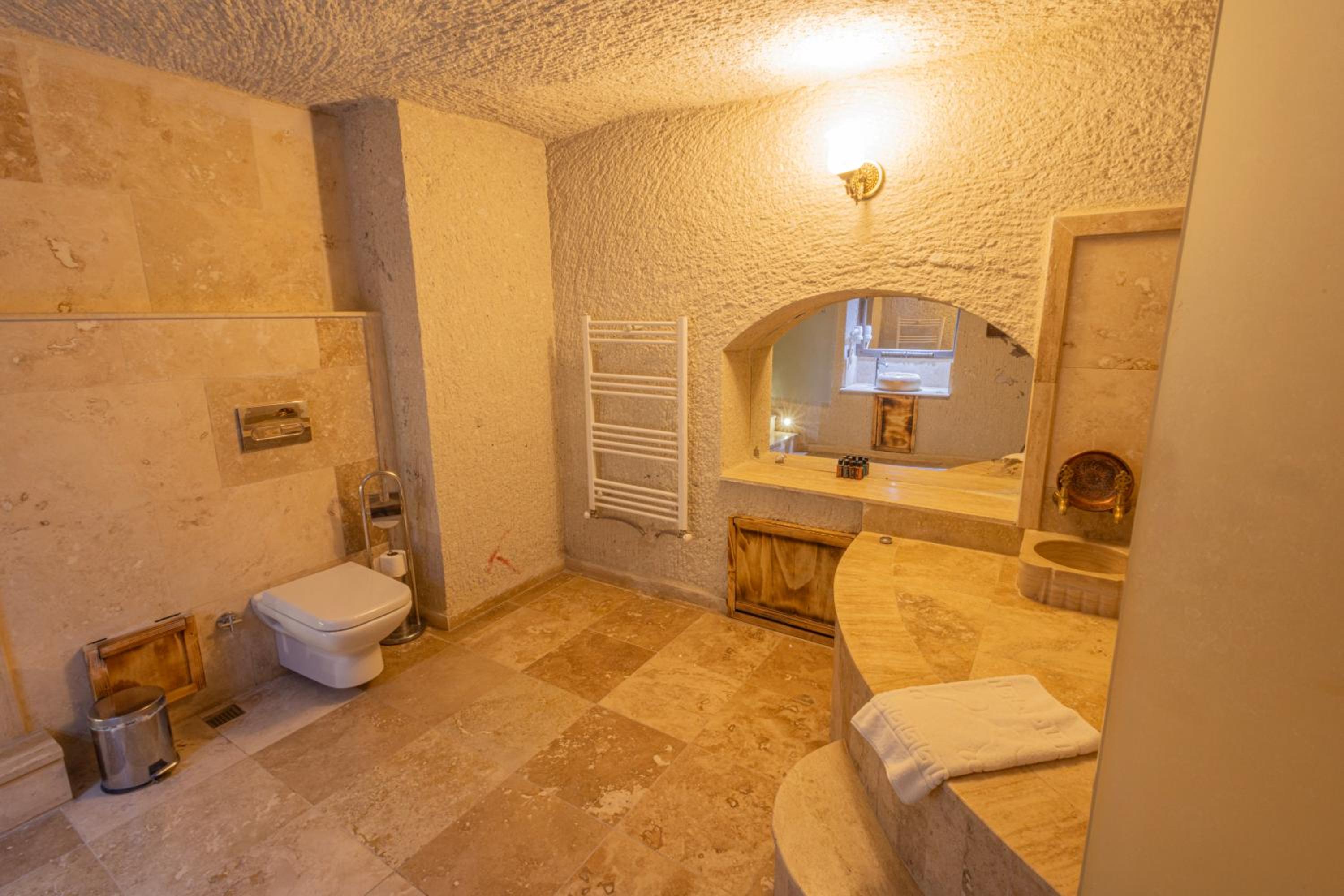 Zeus Cave Suites - Image 31