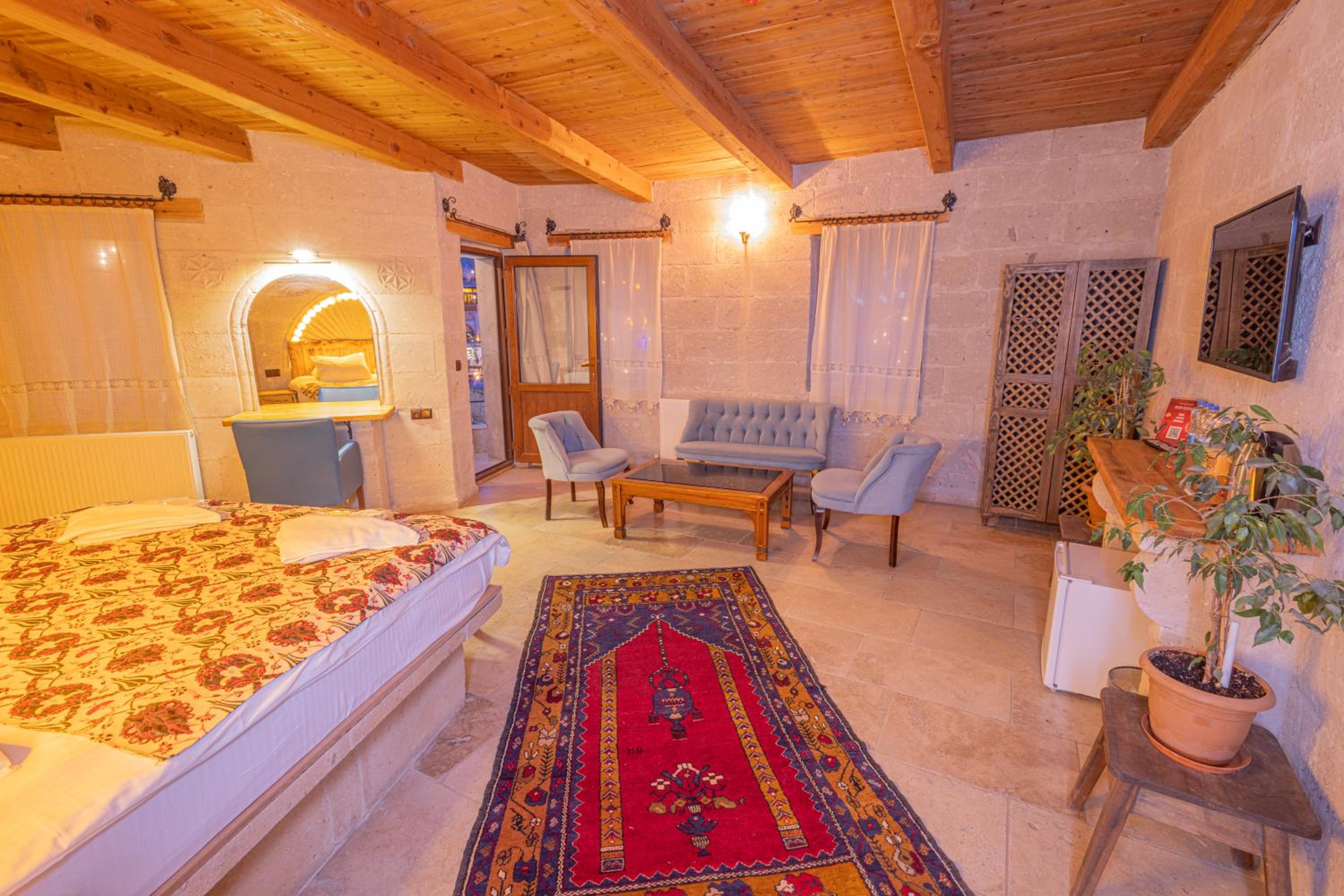 Zeus Cave Suites - Image 86