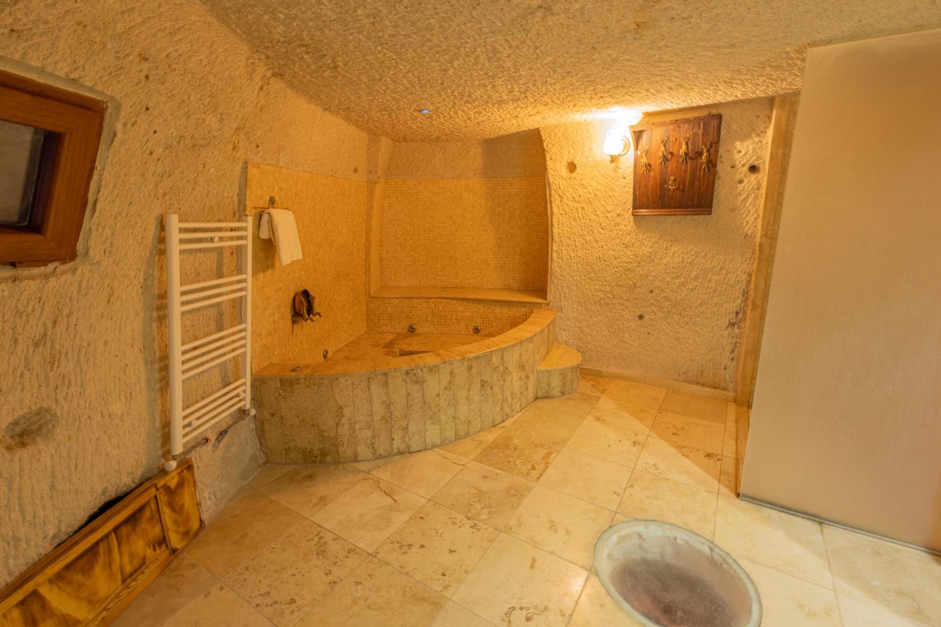 Zeus Cave Suites - Image 39
