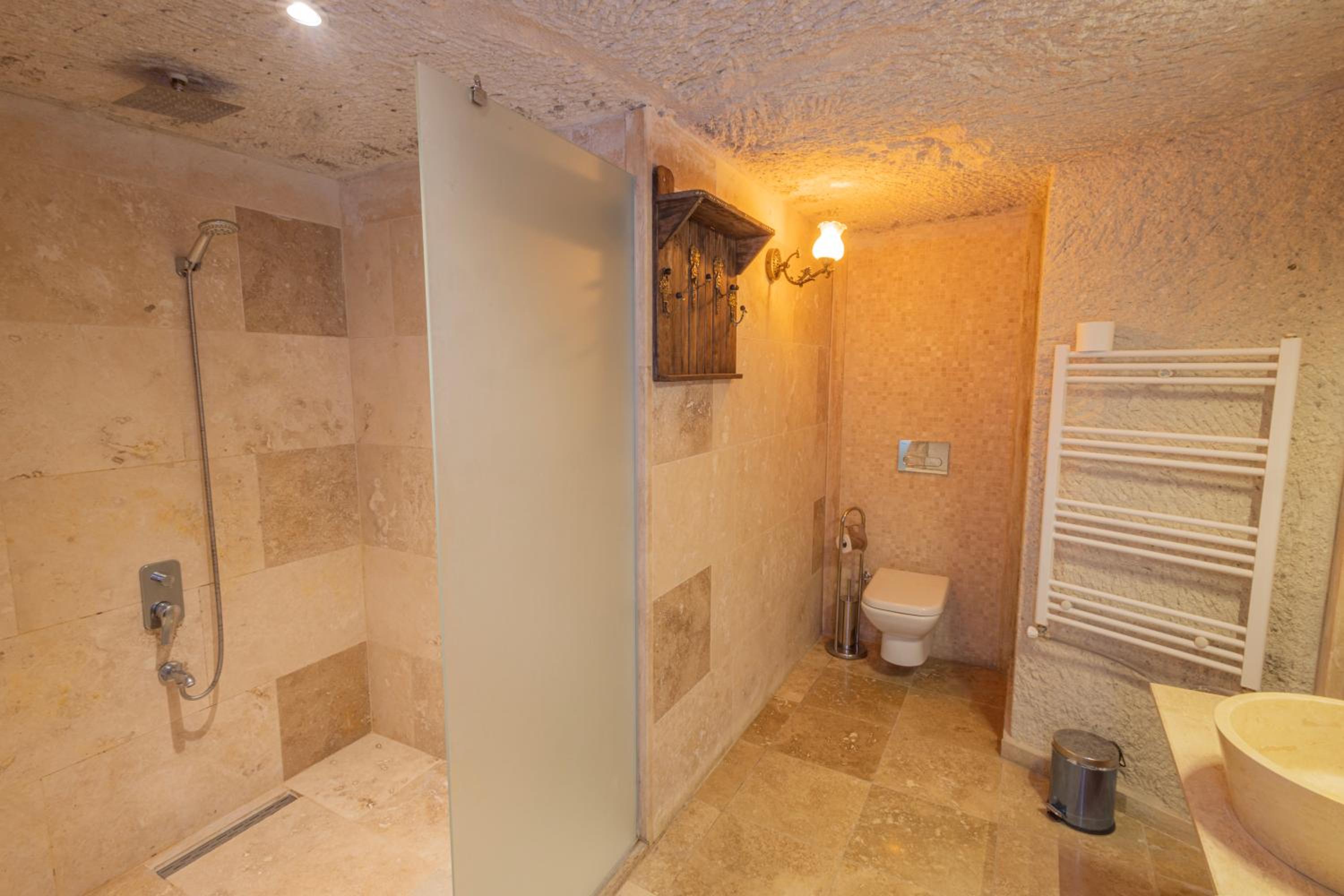 Zeus Cave Suites - Image 144