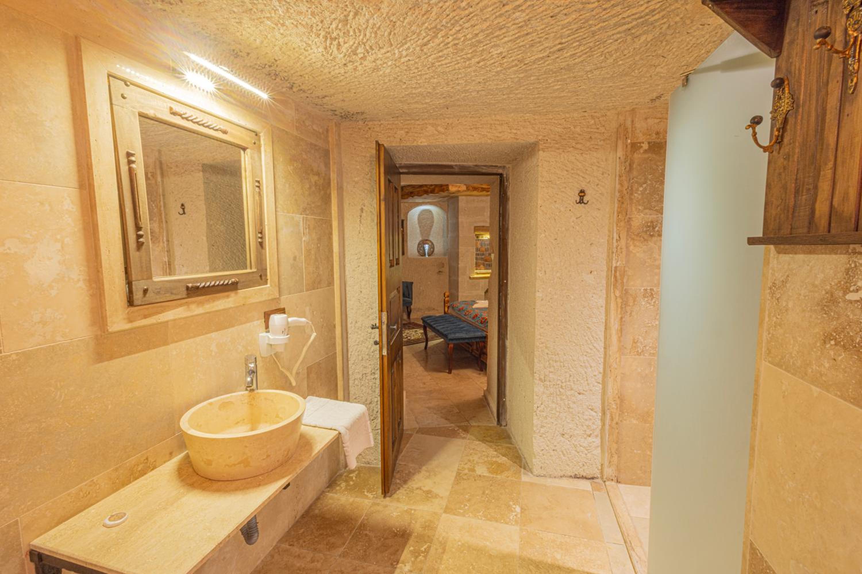 Zeus Cave Suites - Image 145