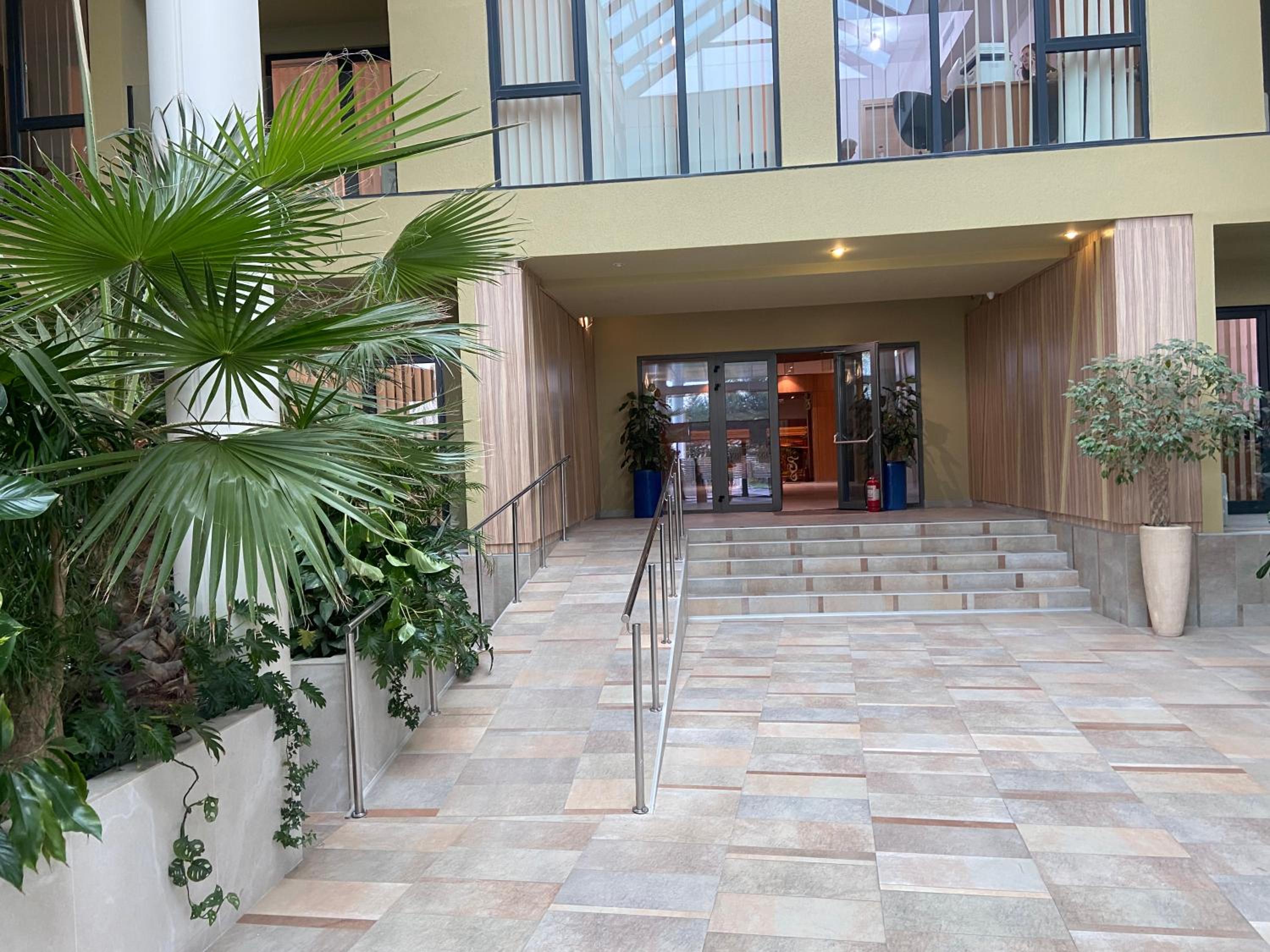 ApartHotel RIN Grand Residence