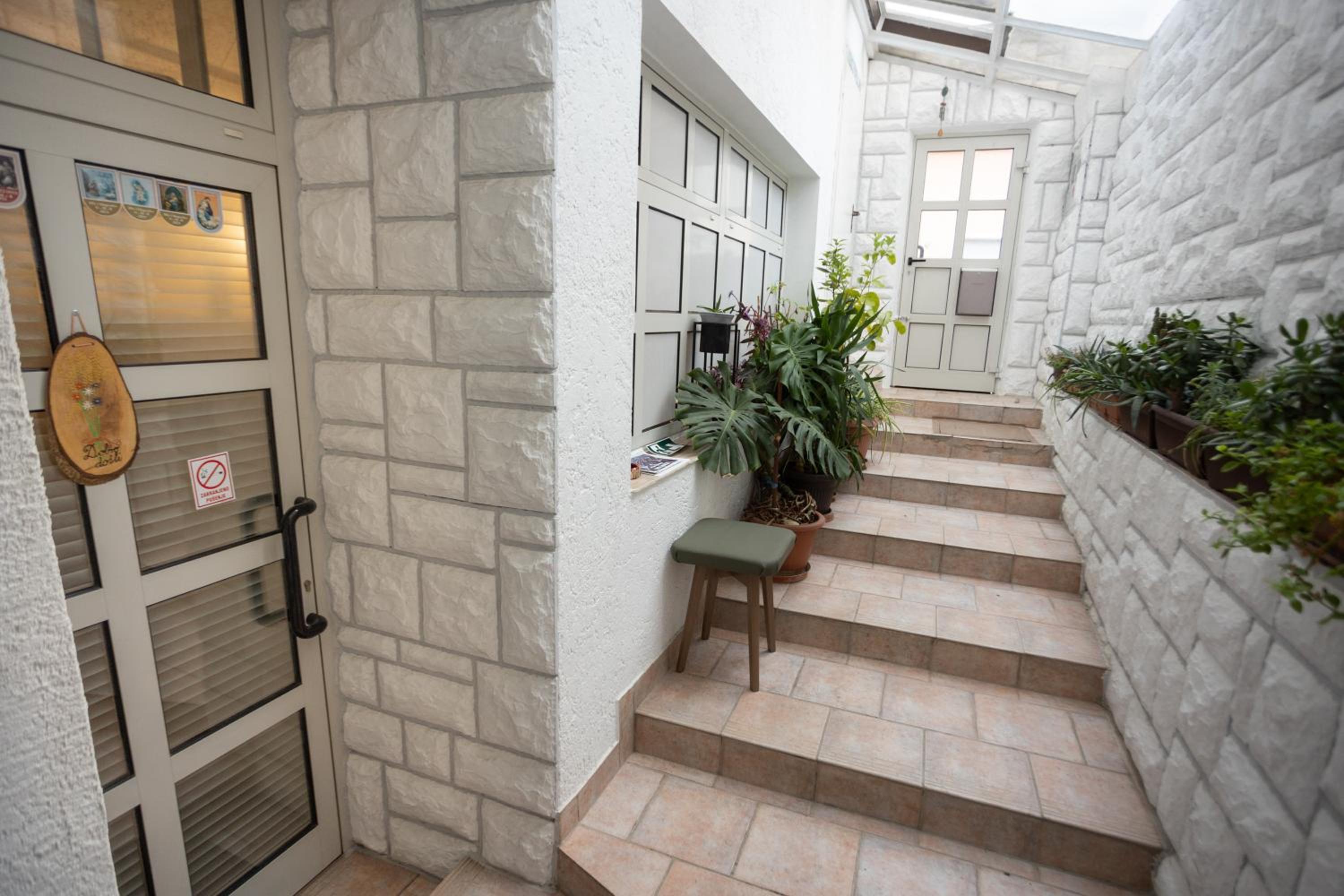 Studio apartman Kamenčić view 2