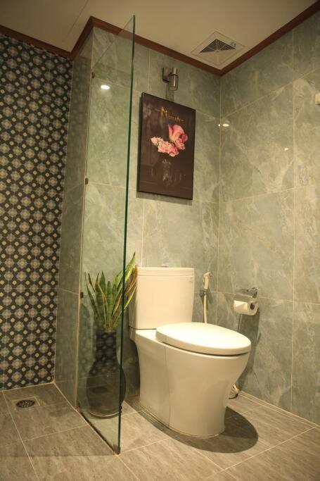 ZeitHome305/Old Quarter/Luxury 2 BR/2 Big Balcony