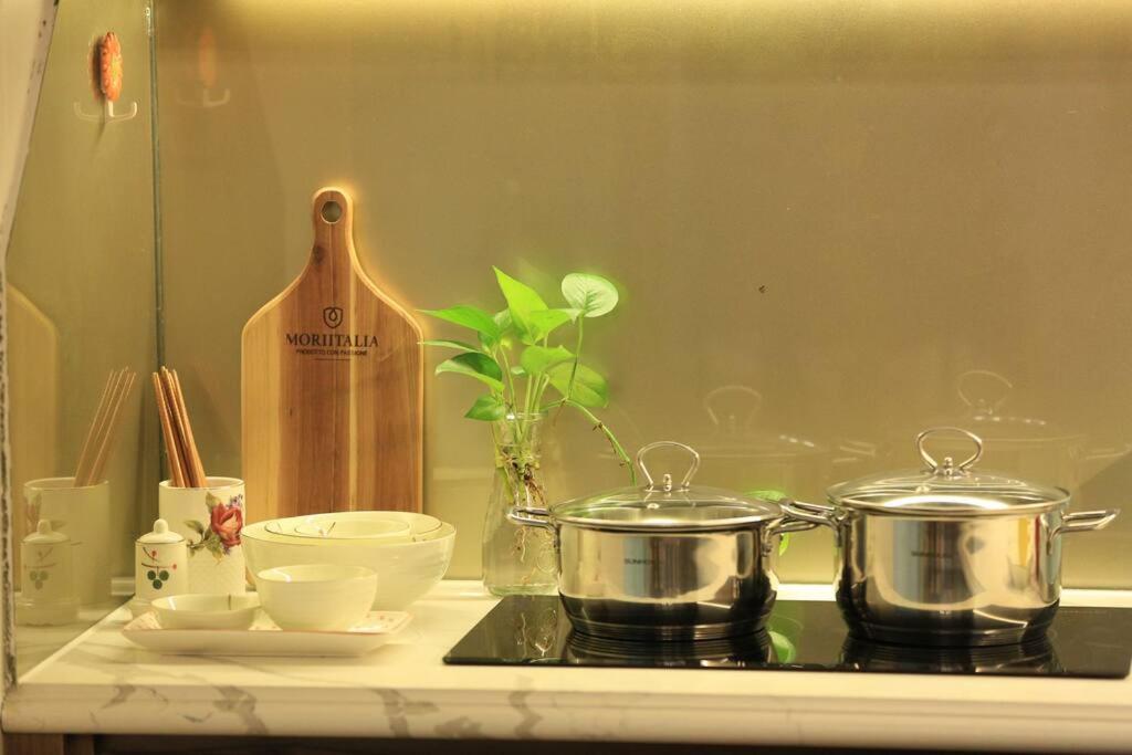 ZeitHome305/Old Quarter/Luxury 2 BR/2 Big Balcony