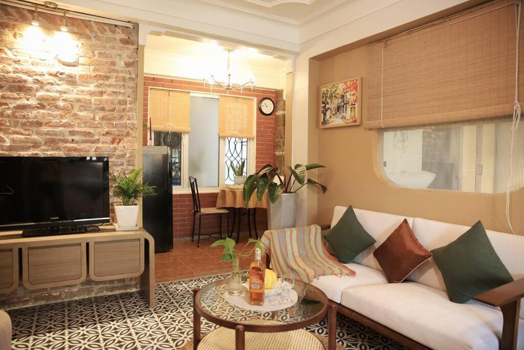 ZeitHome305/Old Quarter/Luxury 2 BR/2 Big Balcony