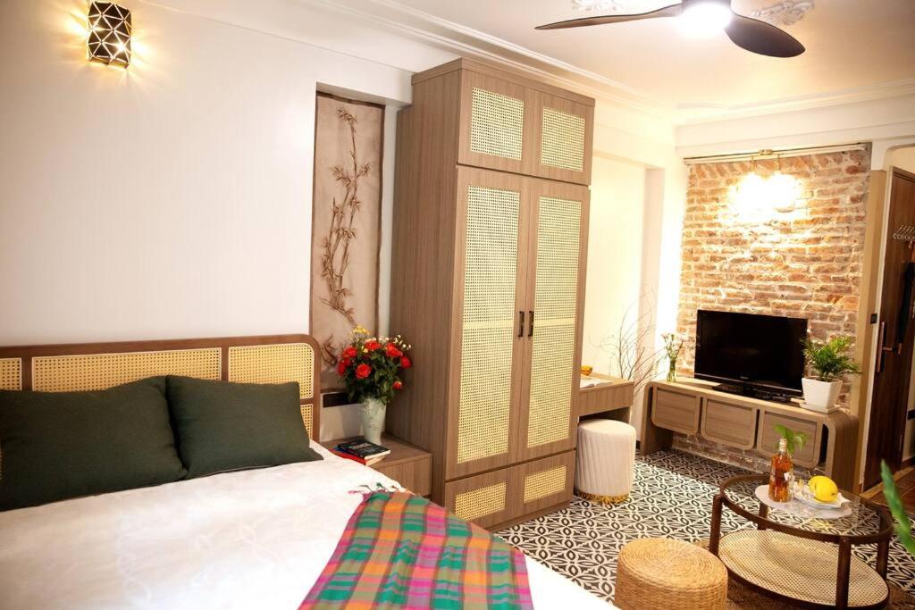 ZeitHome305/Old Quarter/Luxury 2 BR/2 Big Balcony