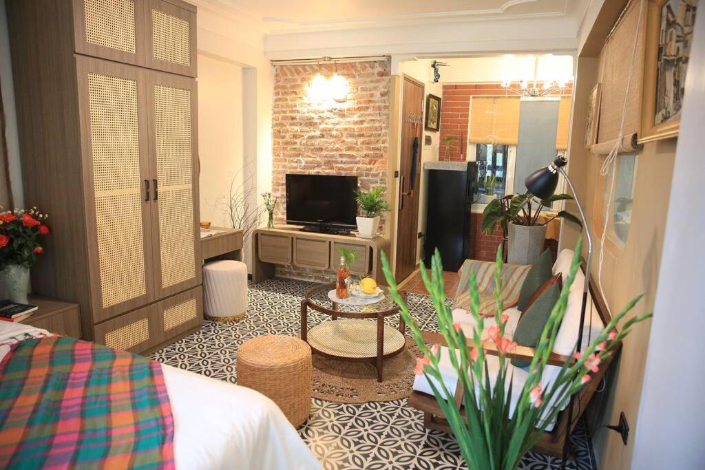 ZeitHome305/Old Quarter/Luxury 2 BR/2 Big Balcony