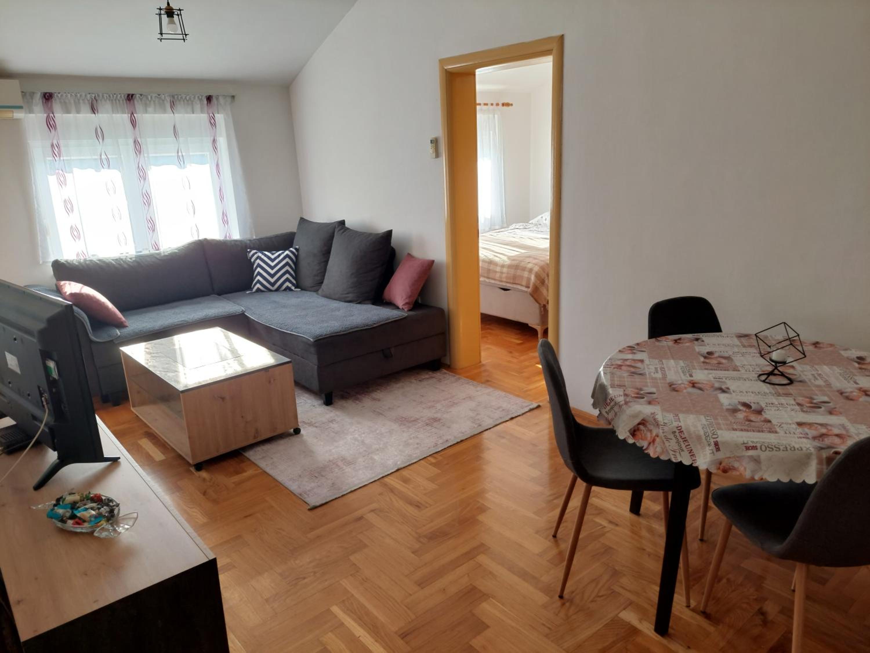Apartman DIS