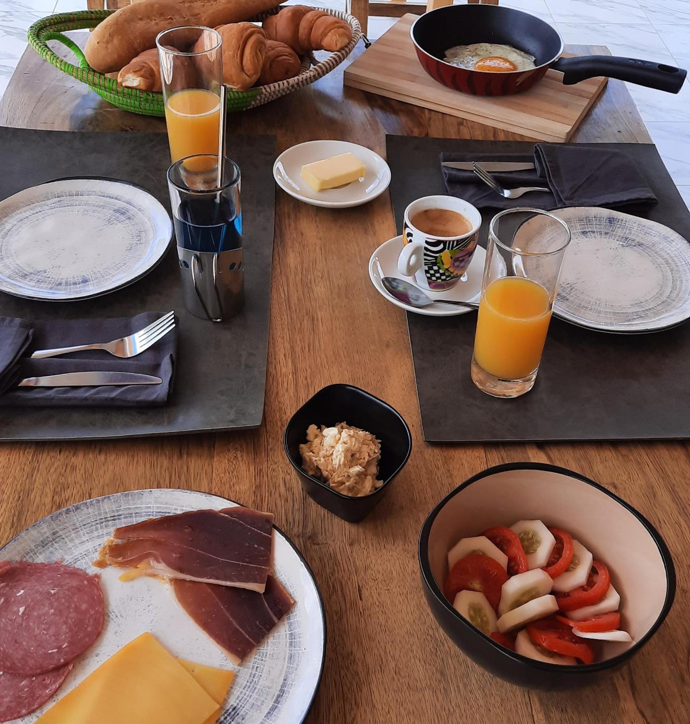 Chez Nous Chez Vous