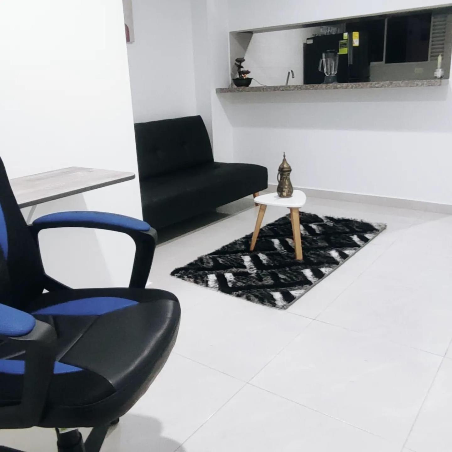 Moderno lugar con Wifi y workspace