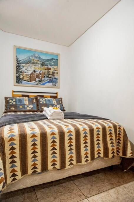 Linda casa, ampla, com piscina, muito confortável.
