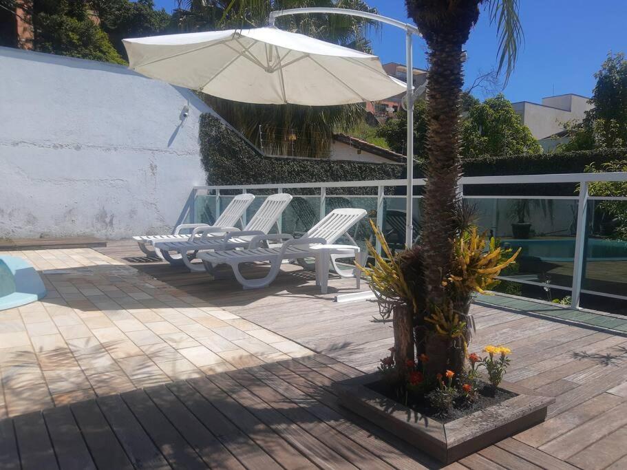 Linda casa, ampla, com piscina, muito confortável.