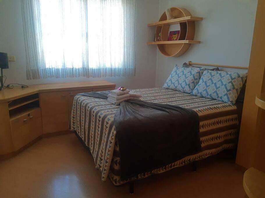 Linda casa, ampla, com piscina, muito confortável.