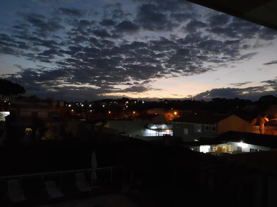 Linda casa, ampla, com piscina, muito confortável.