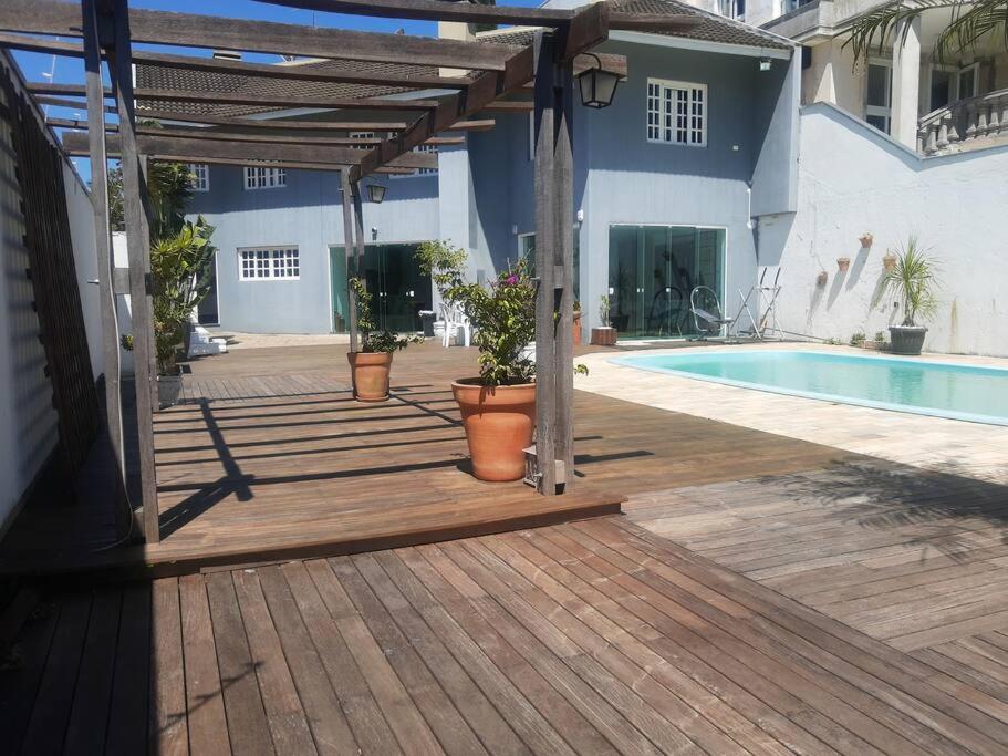 Linda casa, ampla, com piscina, muito confortável.