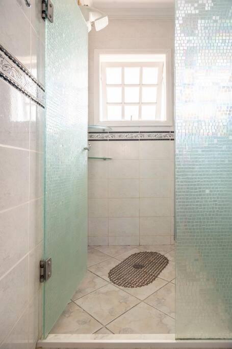 Linda casa, ampla, com piscina, muito confortável.
