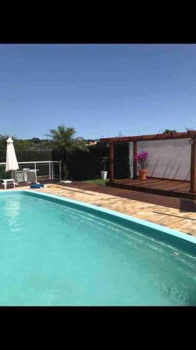 Linda casa, ampla, com piscina, muito confortável.