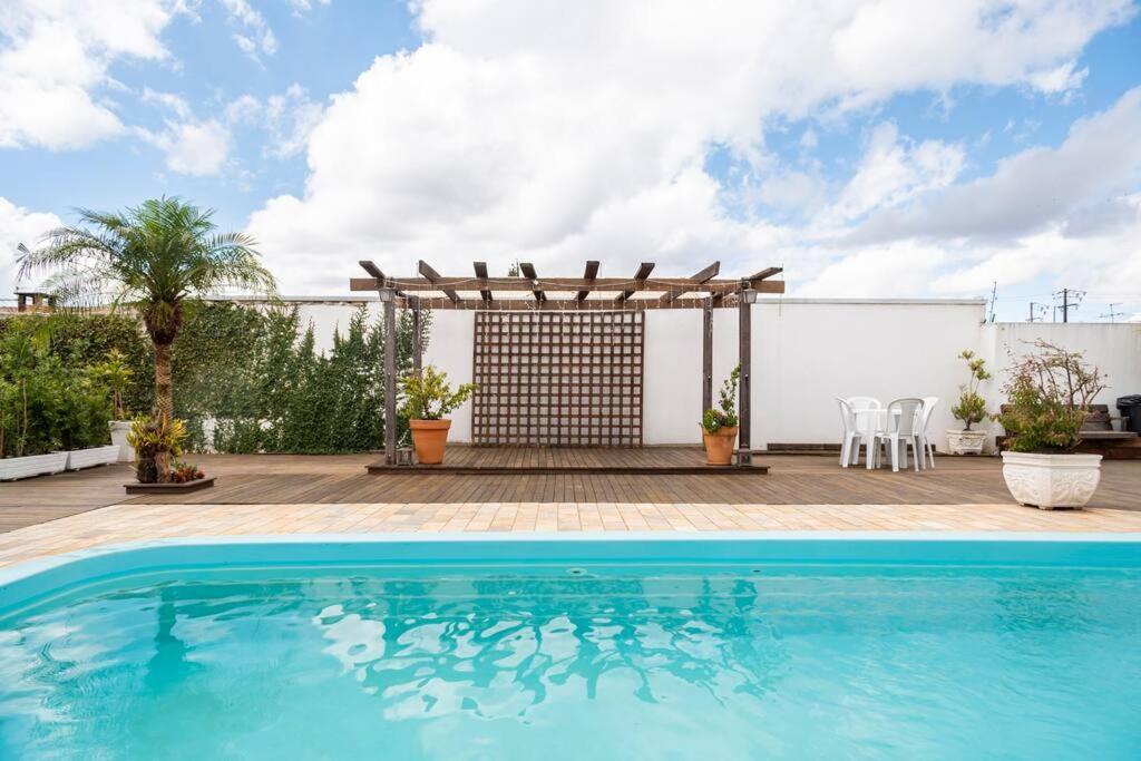 Linda casa, ampla, com piscina, muito confortável.