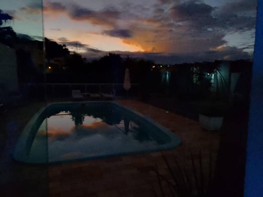 Linda casa, ampla, com piscina, muito confortável.