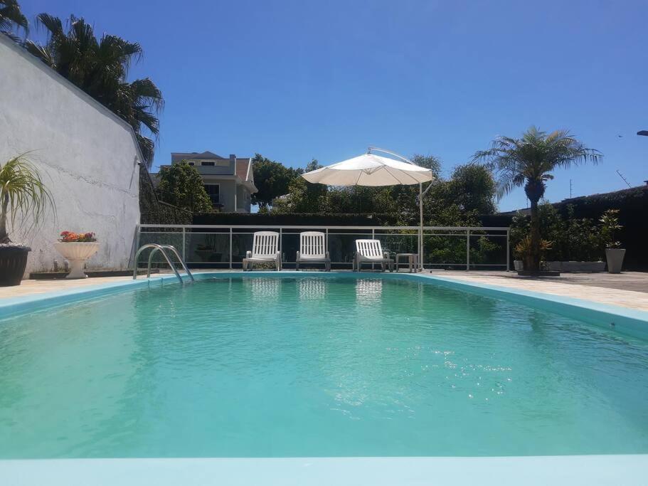 Linda casa, ampla, com piscina, muito confortável.