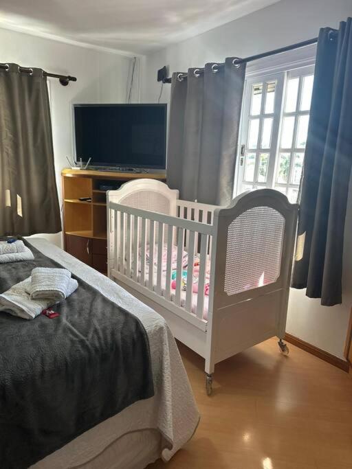 Linda casa, ampla, com piscina, muito confortável.