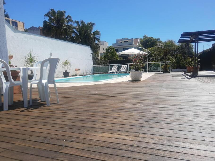 Linda casa, ampla, com piscina, muito confortável.