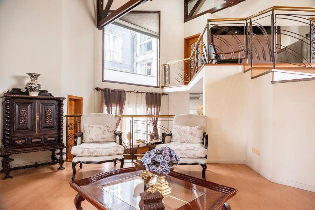 Linda casa, ampla, com piscina, muito confortável.