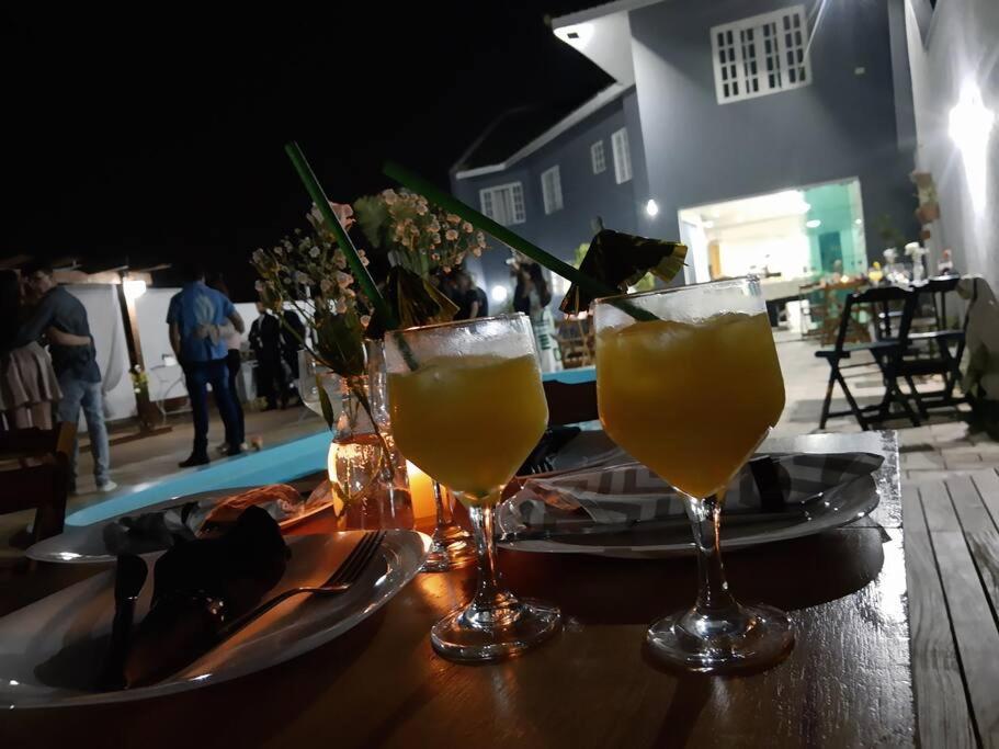 Linda casa, ampla, com piscina, muito confortável.