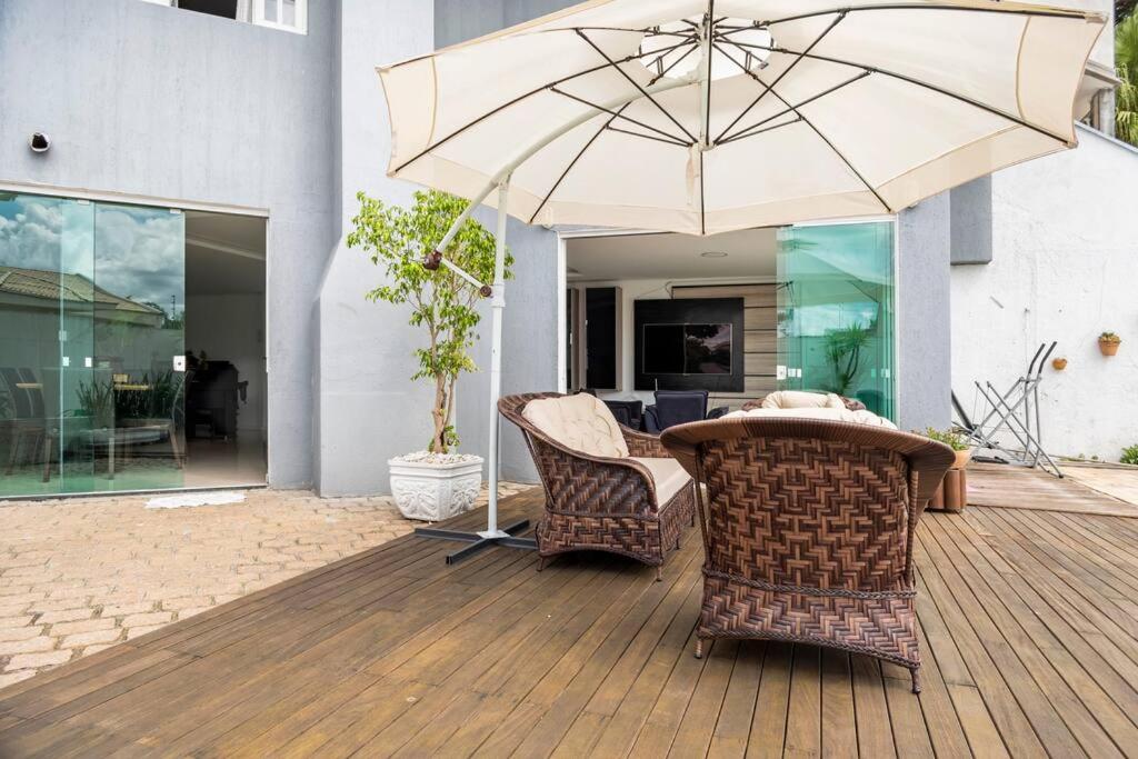 Linda casa, ampla, com piscina, muito confortável.