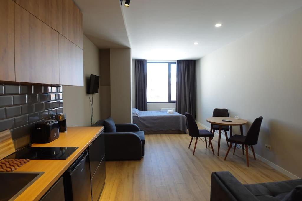 Roshka Apartment 108 view 5