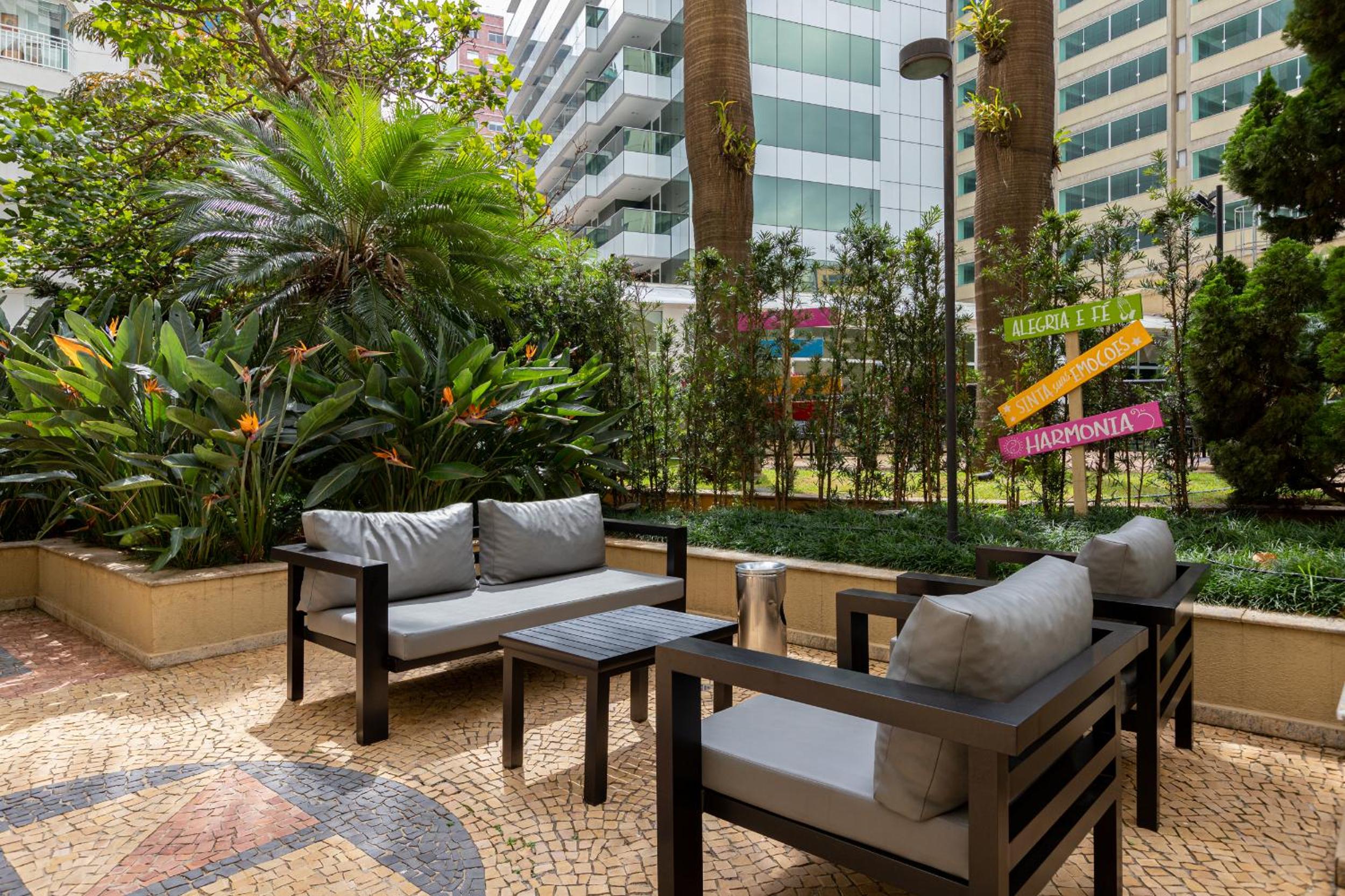 Easy Star - Charmoso flat na rua Bela Cintra - PG01I
