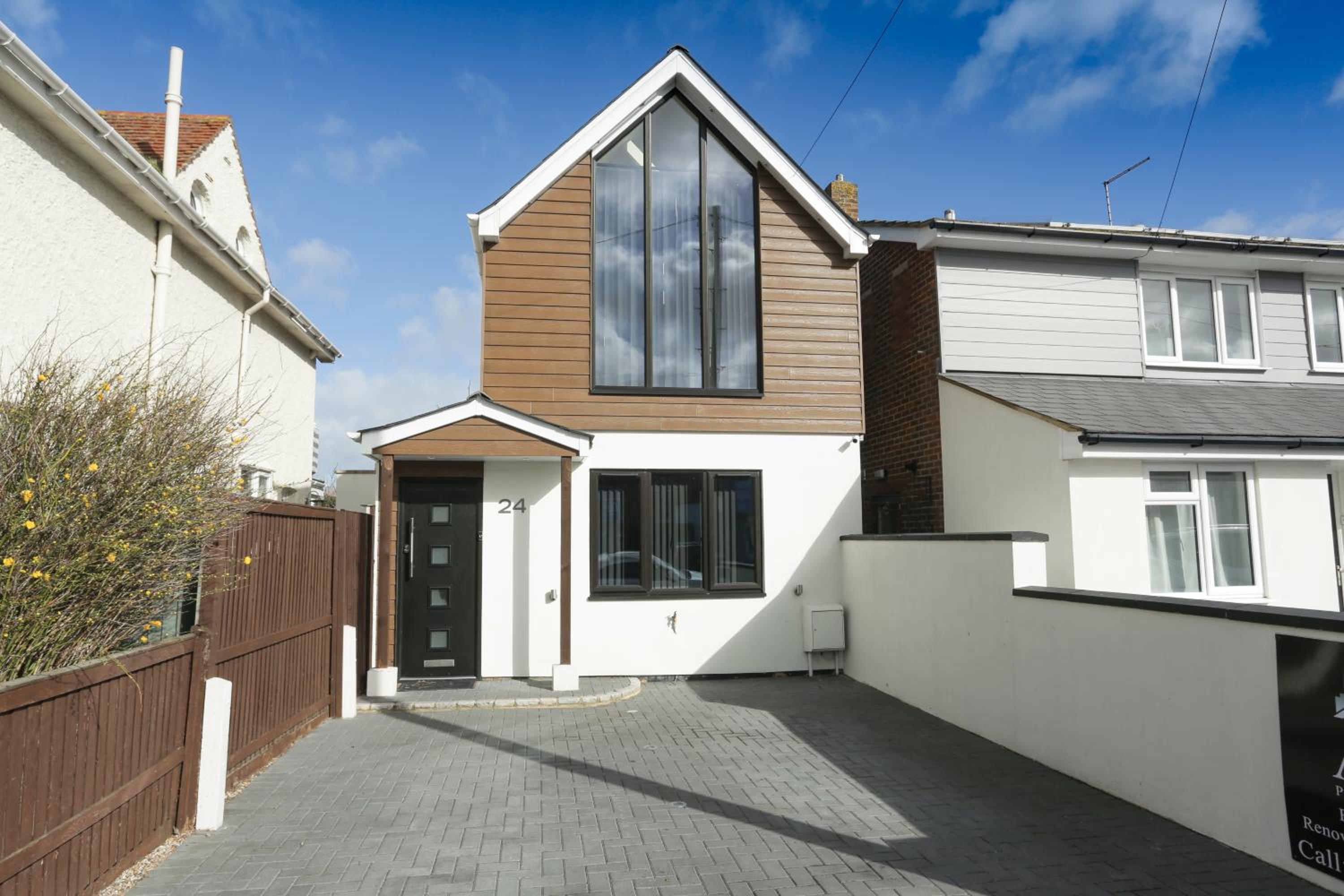 Hotel The Broadway Beach House with Hot tub - Image 1