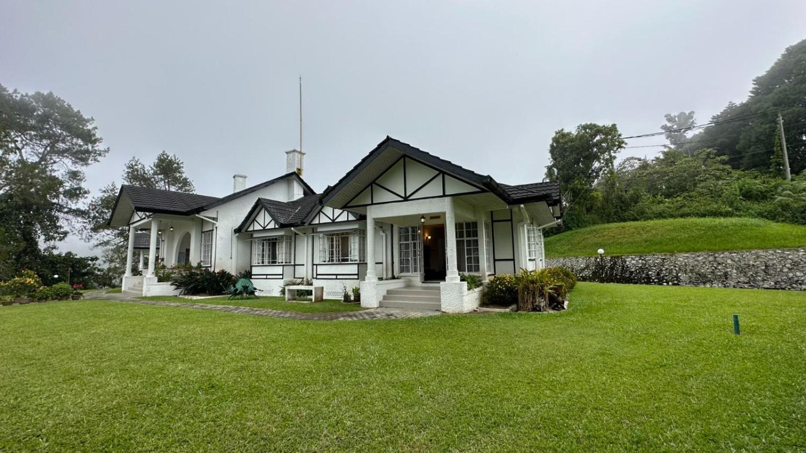 Bukit Ruil Bungalow - Clementine Suite photo 8