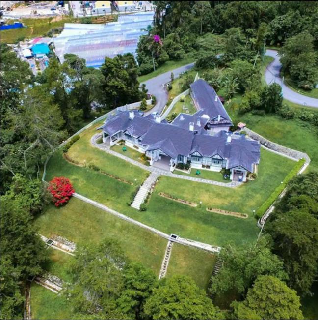Bukit Ruil Bungalow - Clementine Suite photo 1
