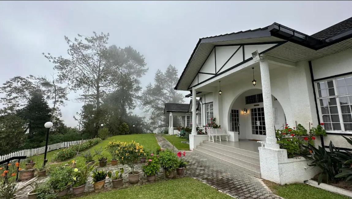 Bukit Ruil Bungalow - Clementine Suite photo 5