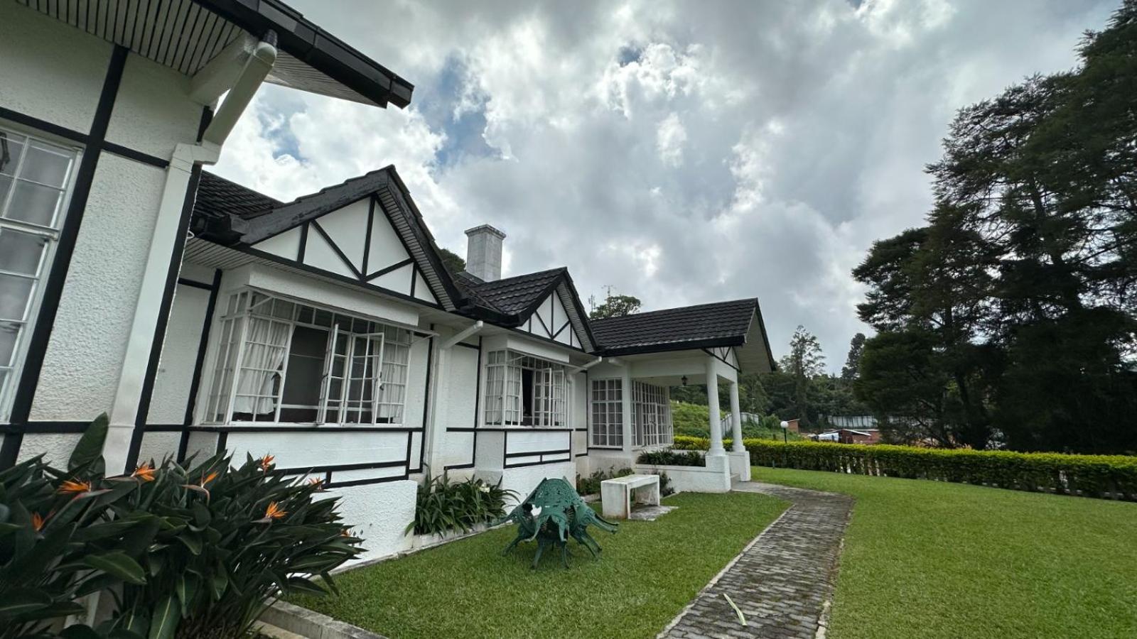 Bukit Ruil Bungalow - Clementine Suite photo 3