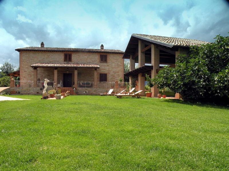 TENUTA CERRETINO PISCINA TENNIS BILlARDO