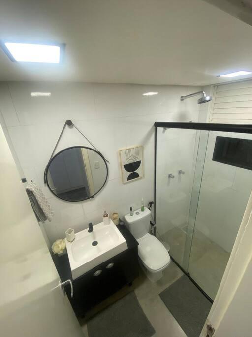 Flat de luxo -Resort beira lago com vista incrível