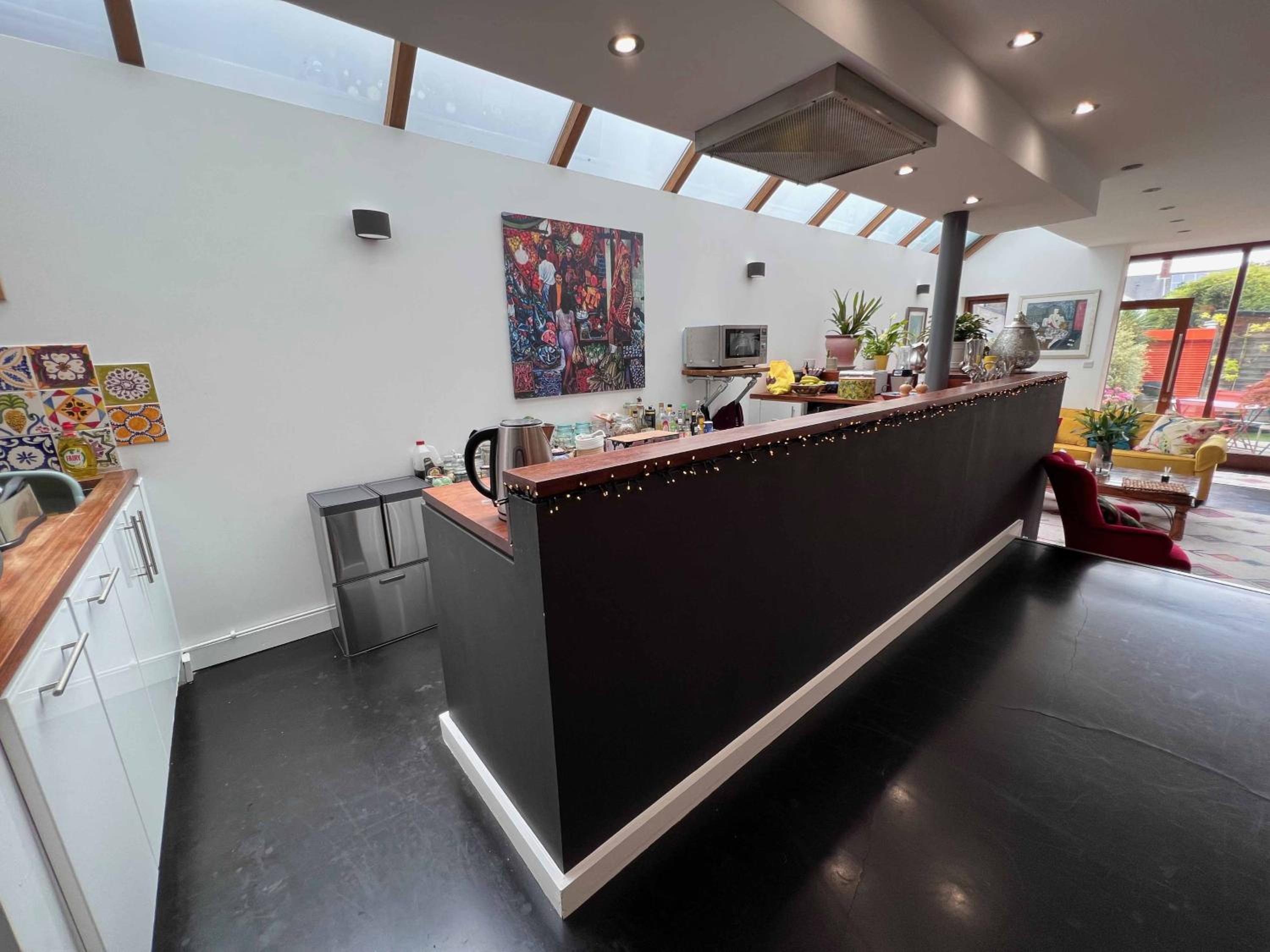 Stylish Ground Floor 2 Bedroom Apartment In Pontcanna view 2