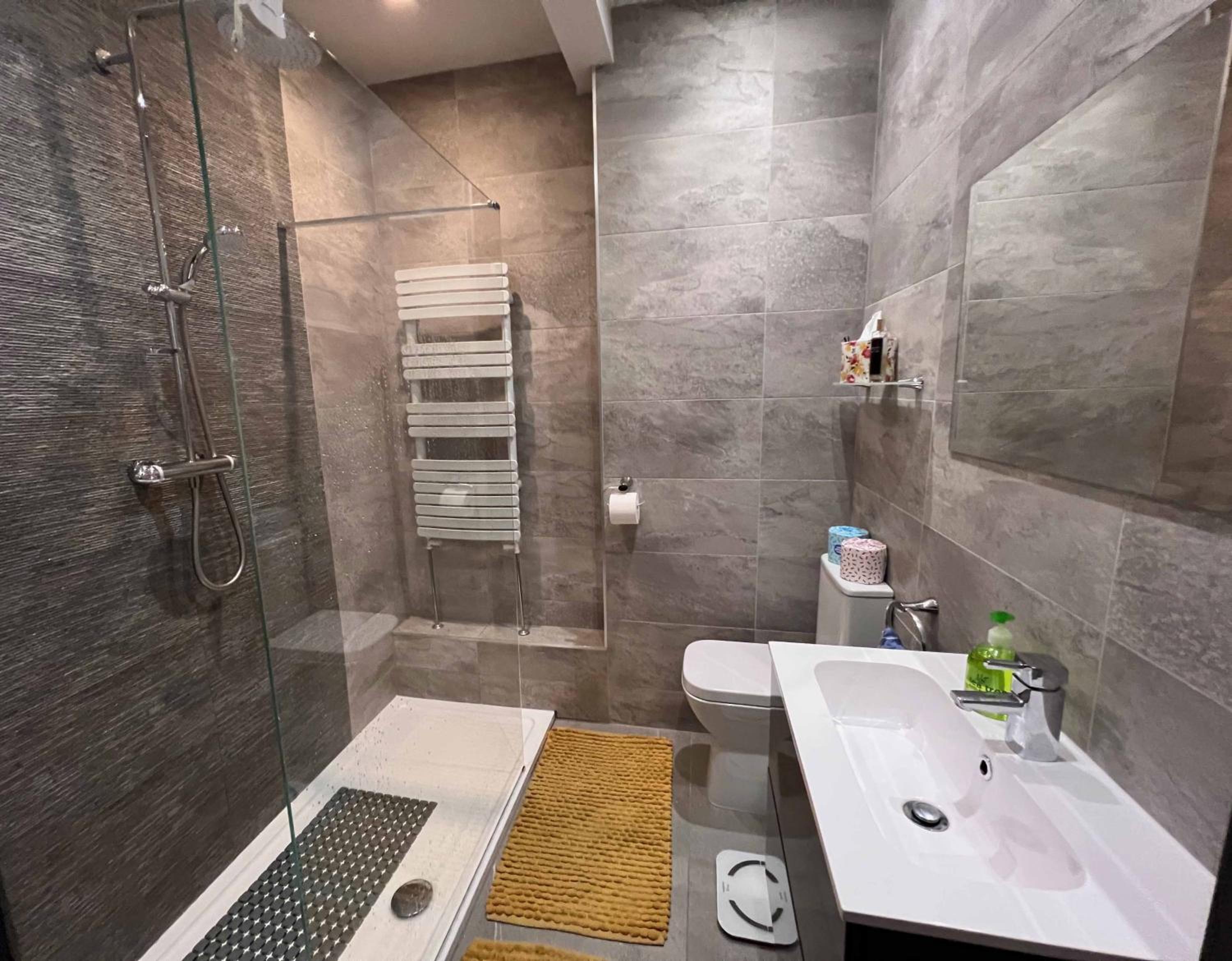 Stylish Ground Floor 2 Bedroom Apartment In Pontcanna view 5