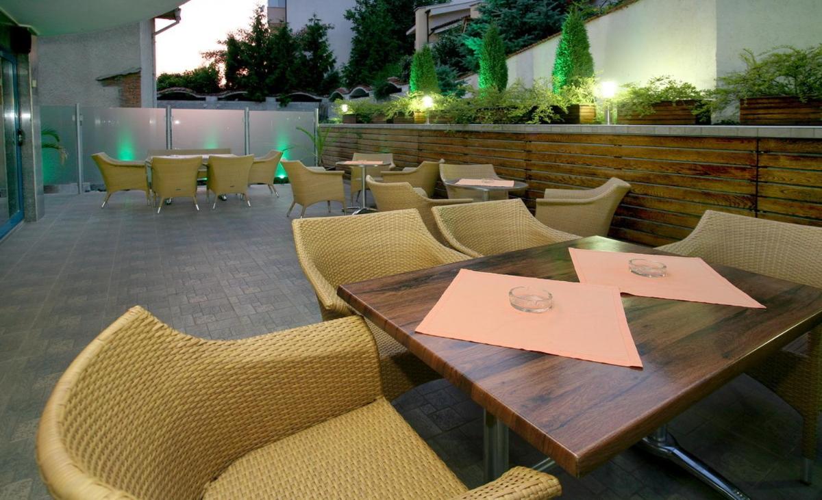 Riverside Family Hotel