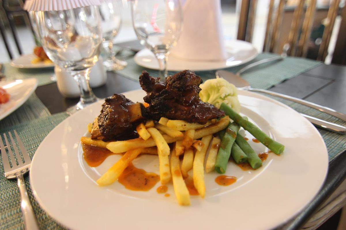 restaurant