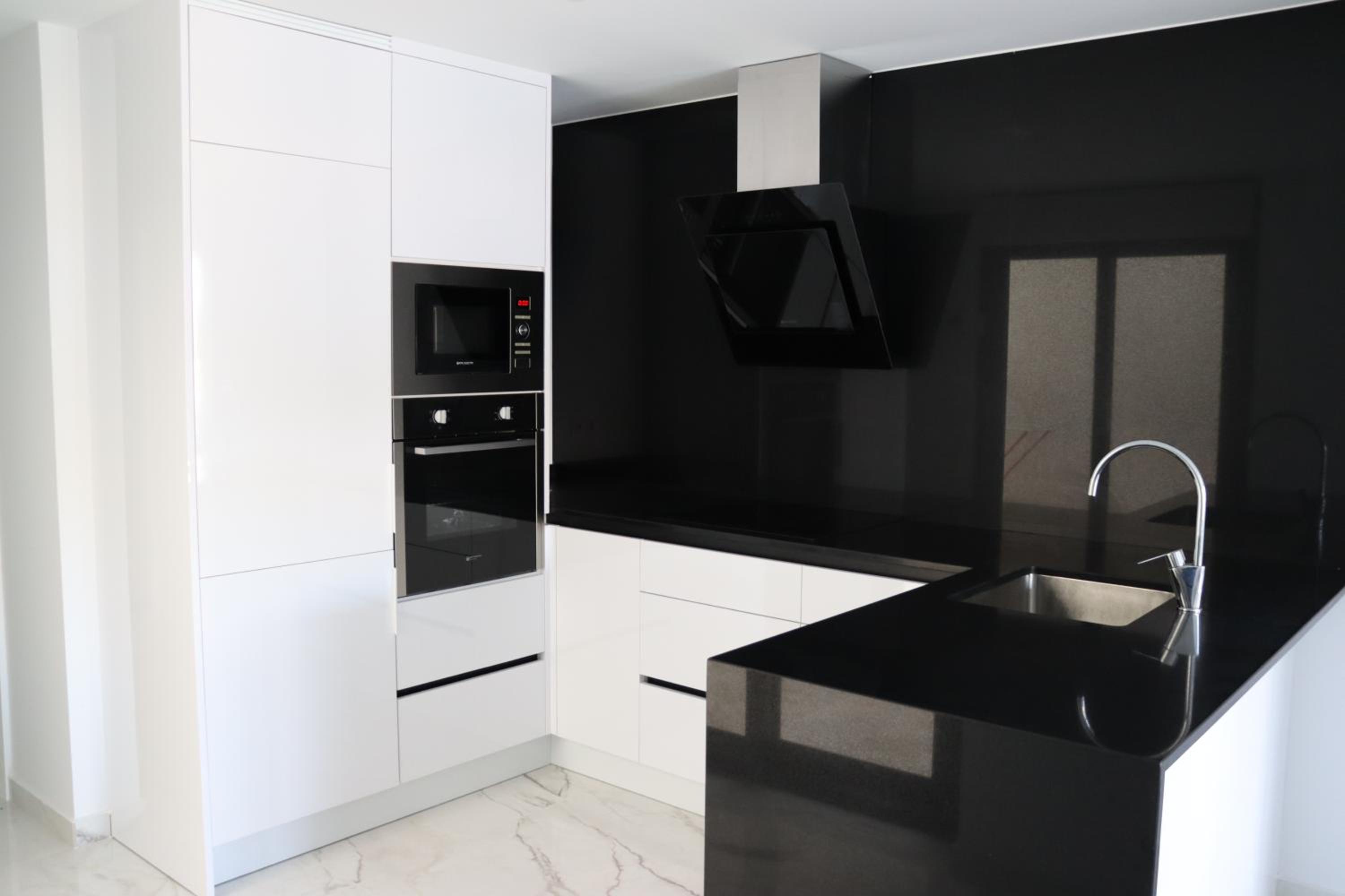 Nieuw gelijkvloers appartement met groot terras!