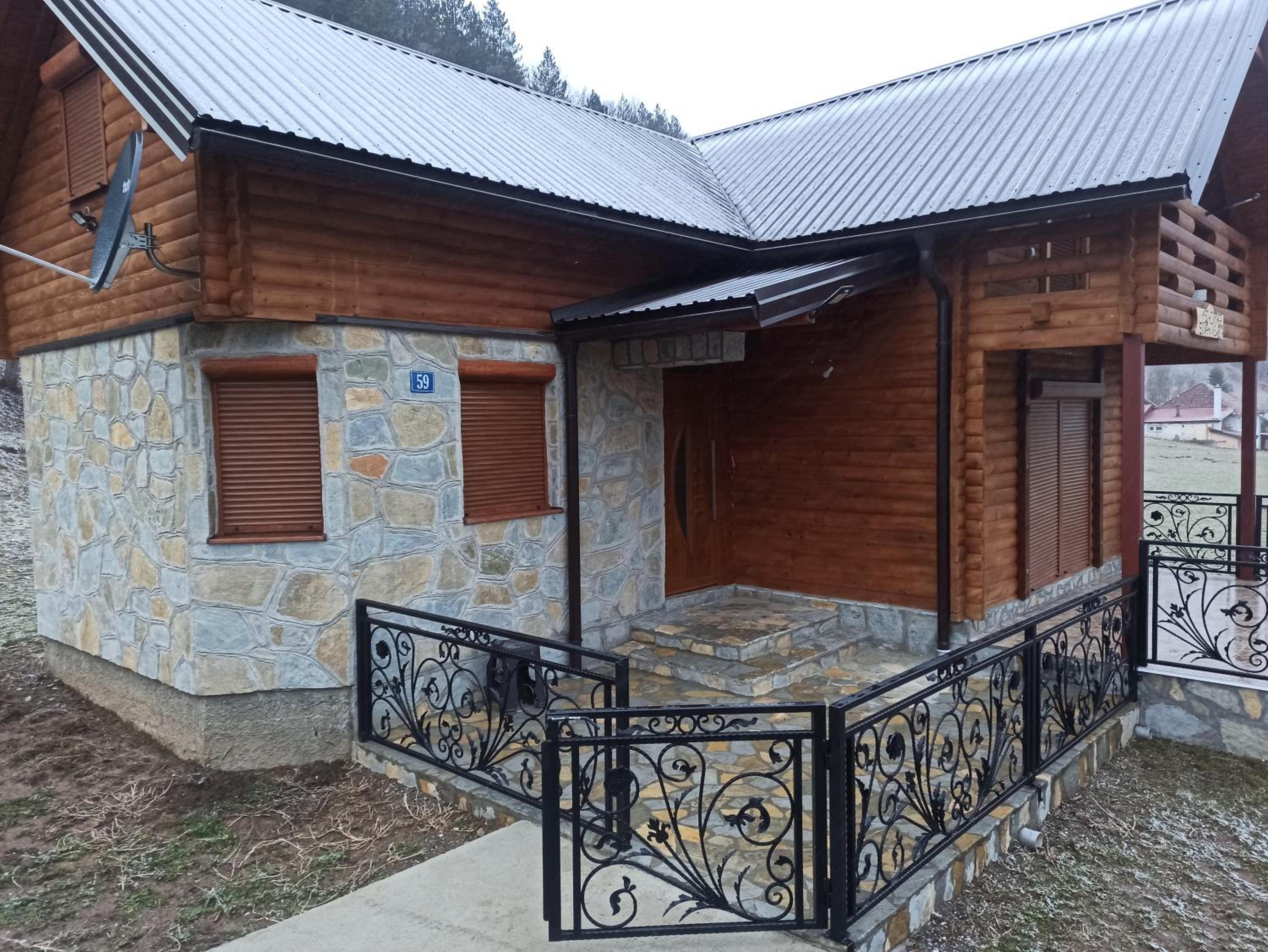 Isova Vikendica - LUX view 5
