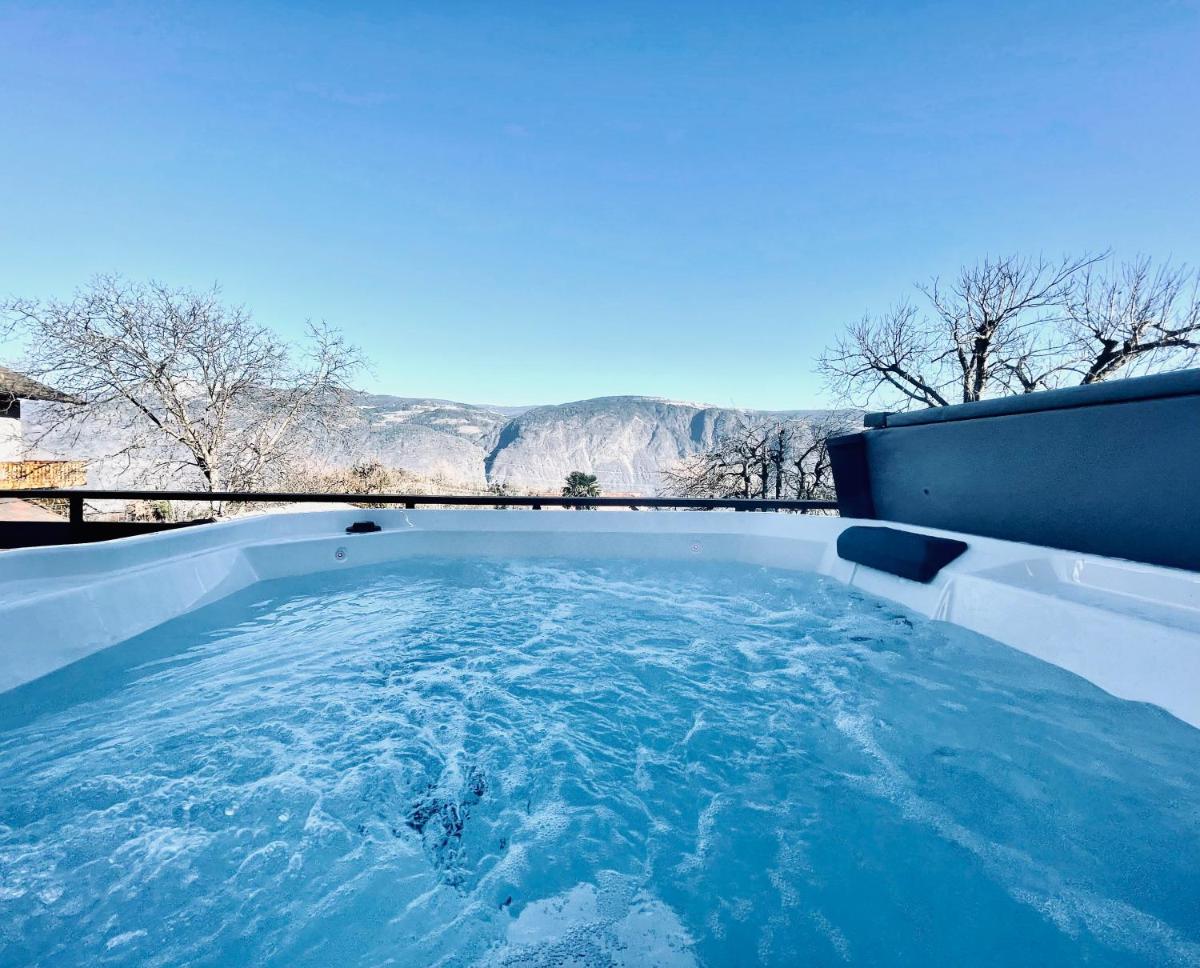 Mountain View Suites