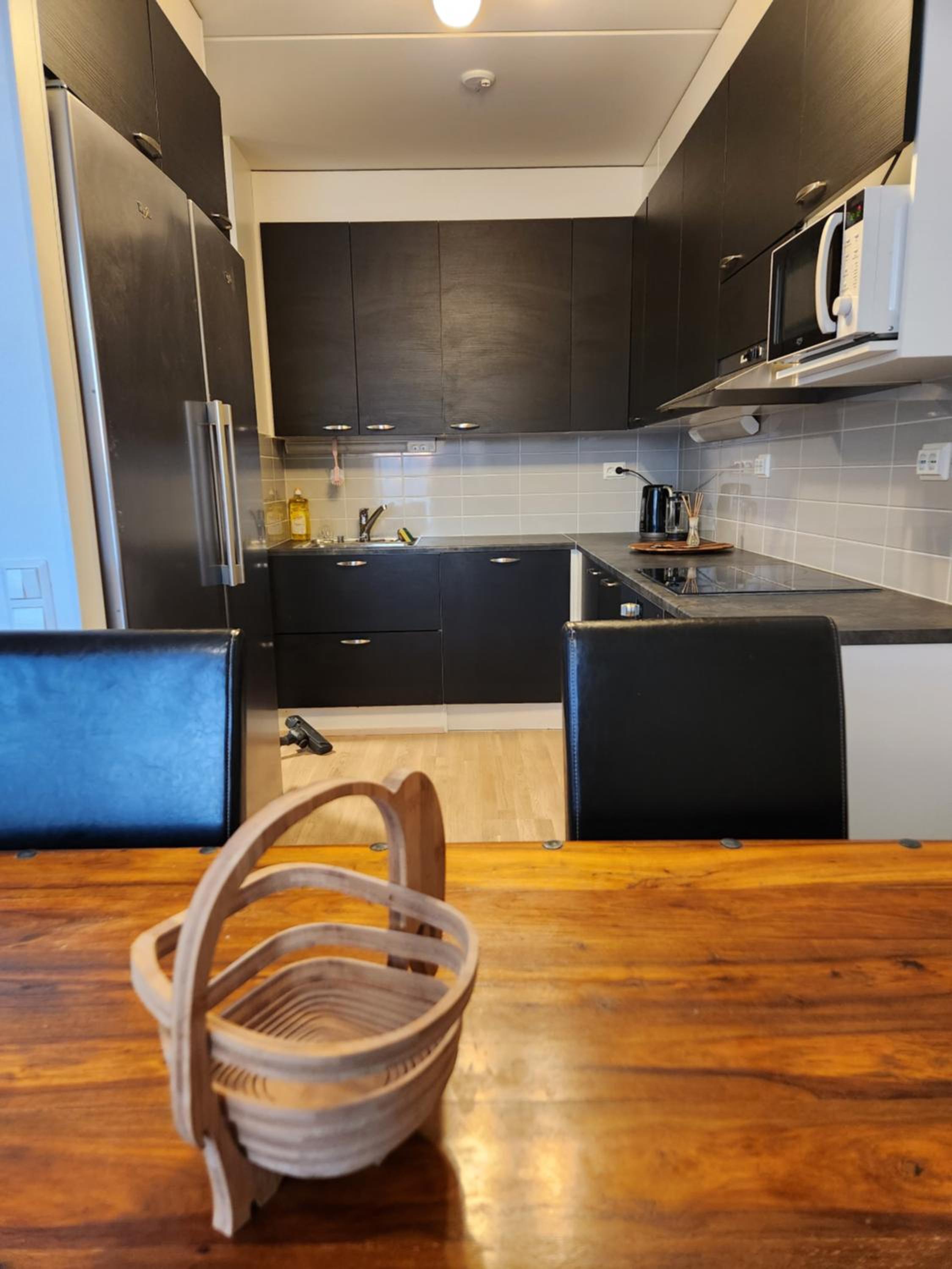 Kompakti kolmio saunalla, Kalajoen keskustassa