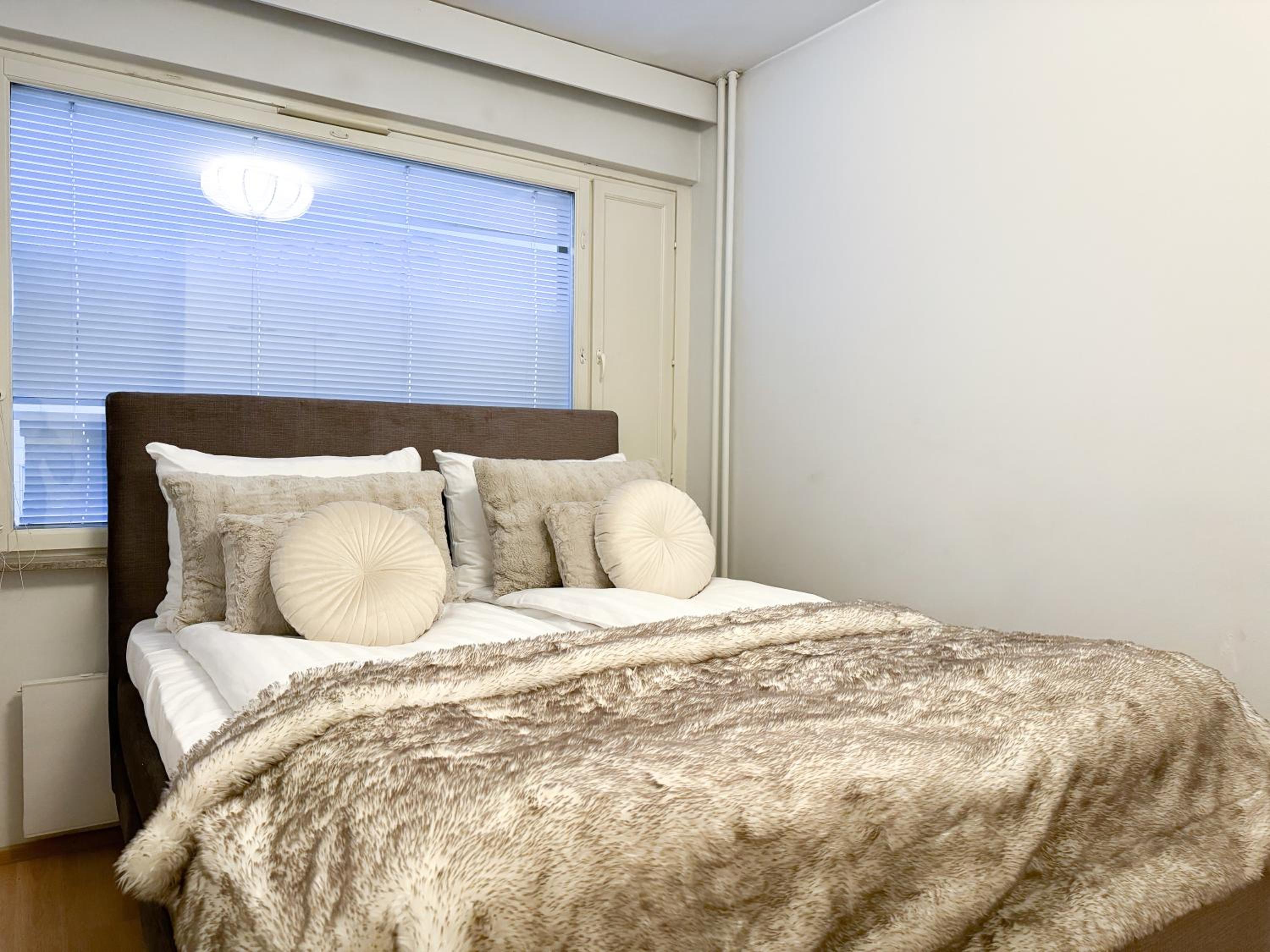 Aurora Central Suite IV By BookLapland