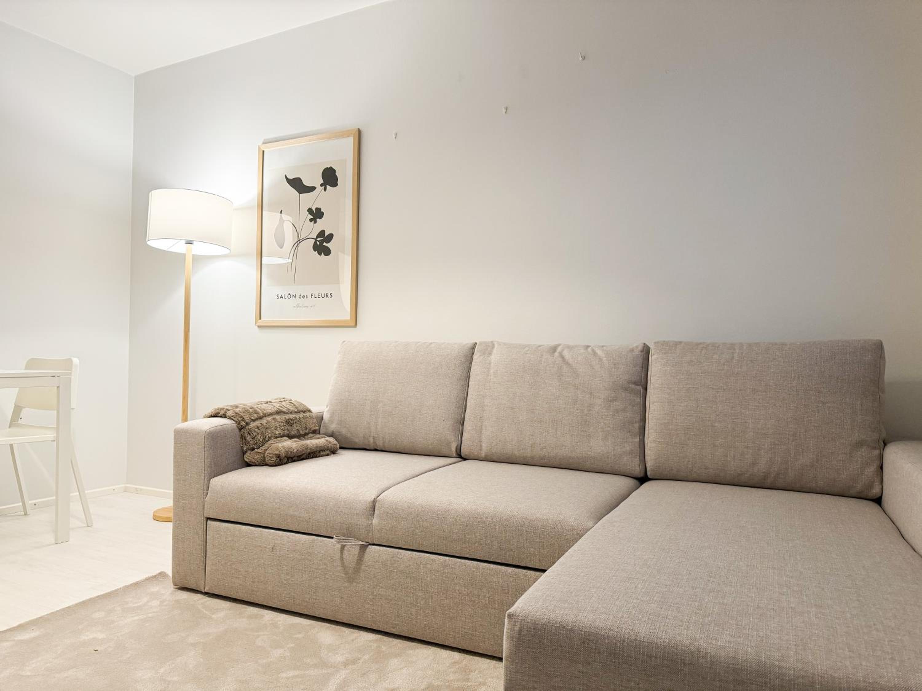 Aurora Central Suite IV By BookLapland